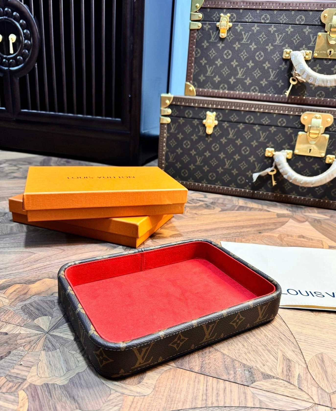 LV TRAY CUSTOM VALET 0731